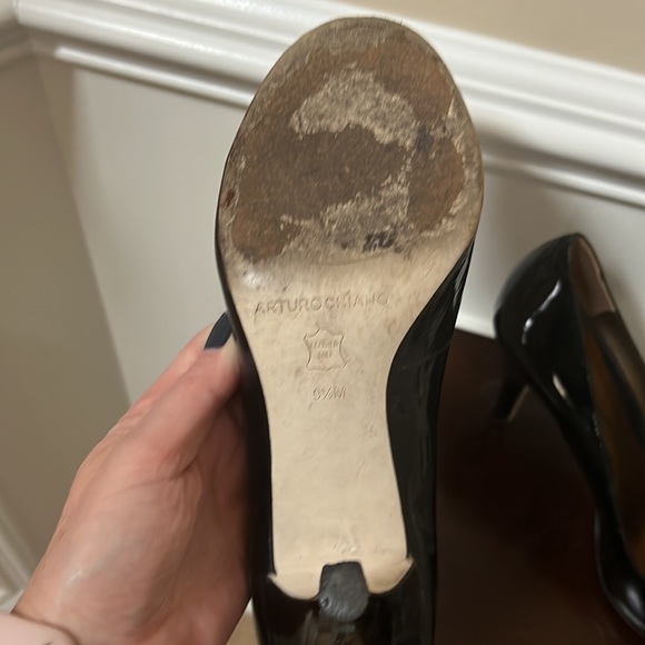 Black heels… - Picture 3 of 4